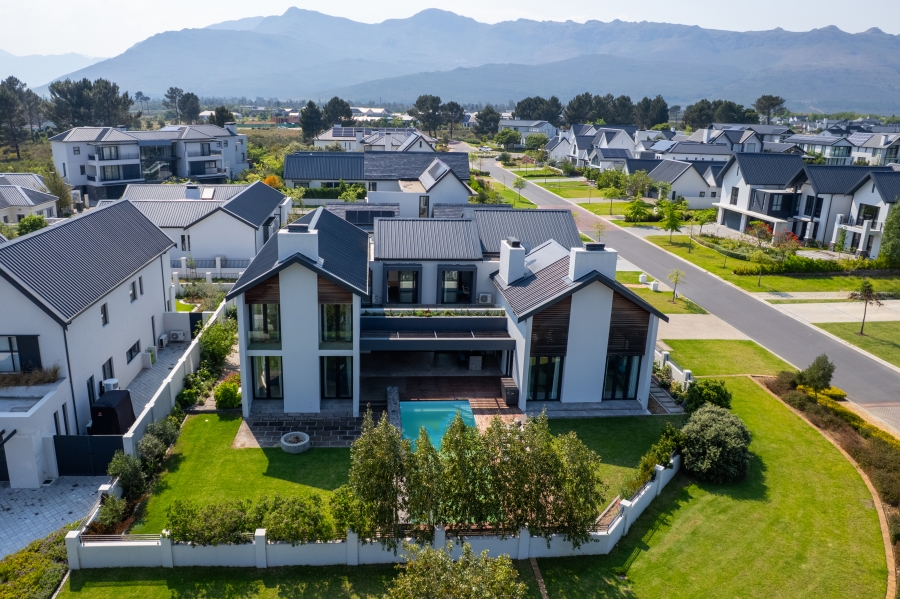 5 Bedroom Property for Sale in Val De Vie Estate Western Cape